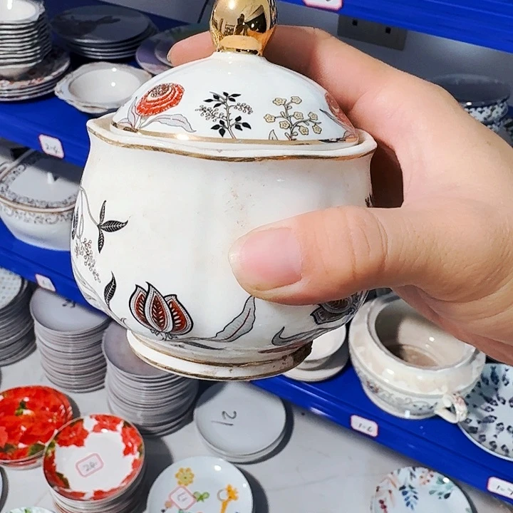 骨瓷C****t糖罐一个