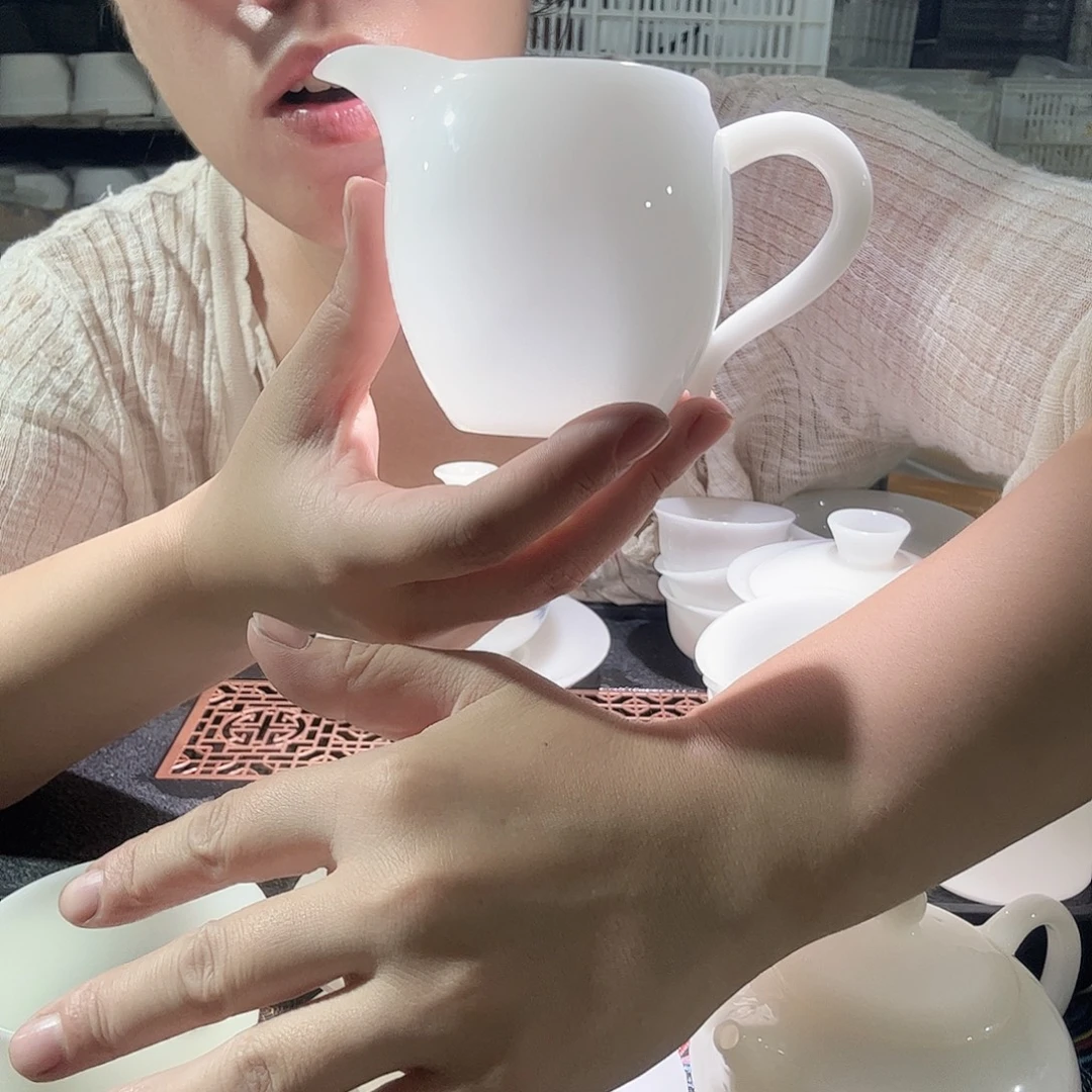 璞玉陶瓷手柄公道杯