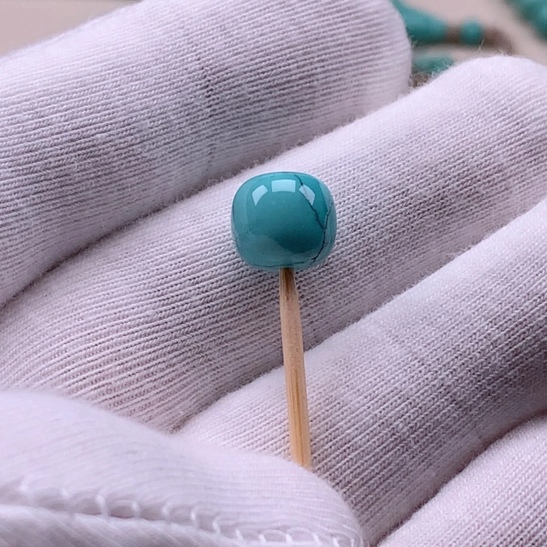 绿松石未镶嵌颈饰
