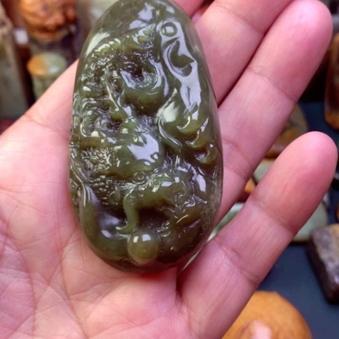 岫岩河磨玉（透闪石质玉）颈饰未镶嵌