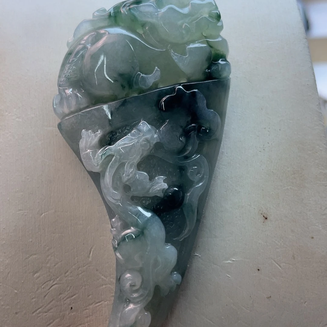 【闪购商品】颈饰未镶嵌翡翠吕***娃翡翠