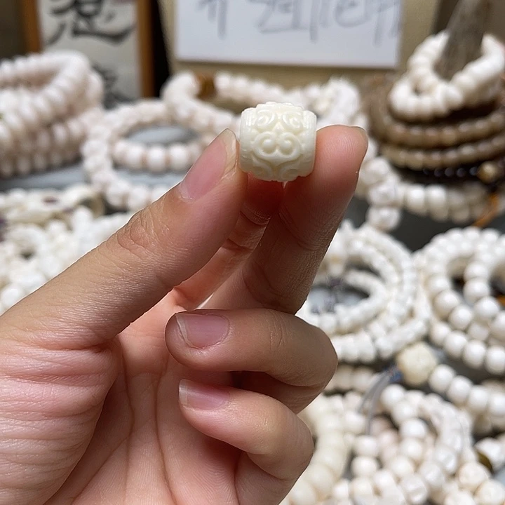 香榧木鹿角13×14回纹珠
