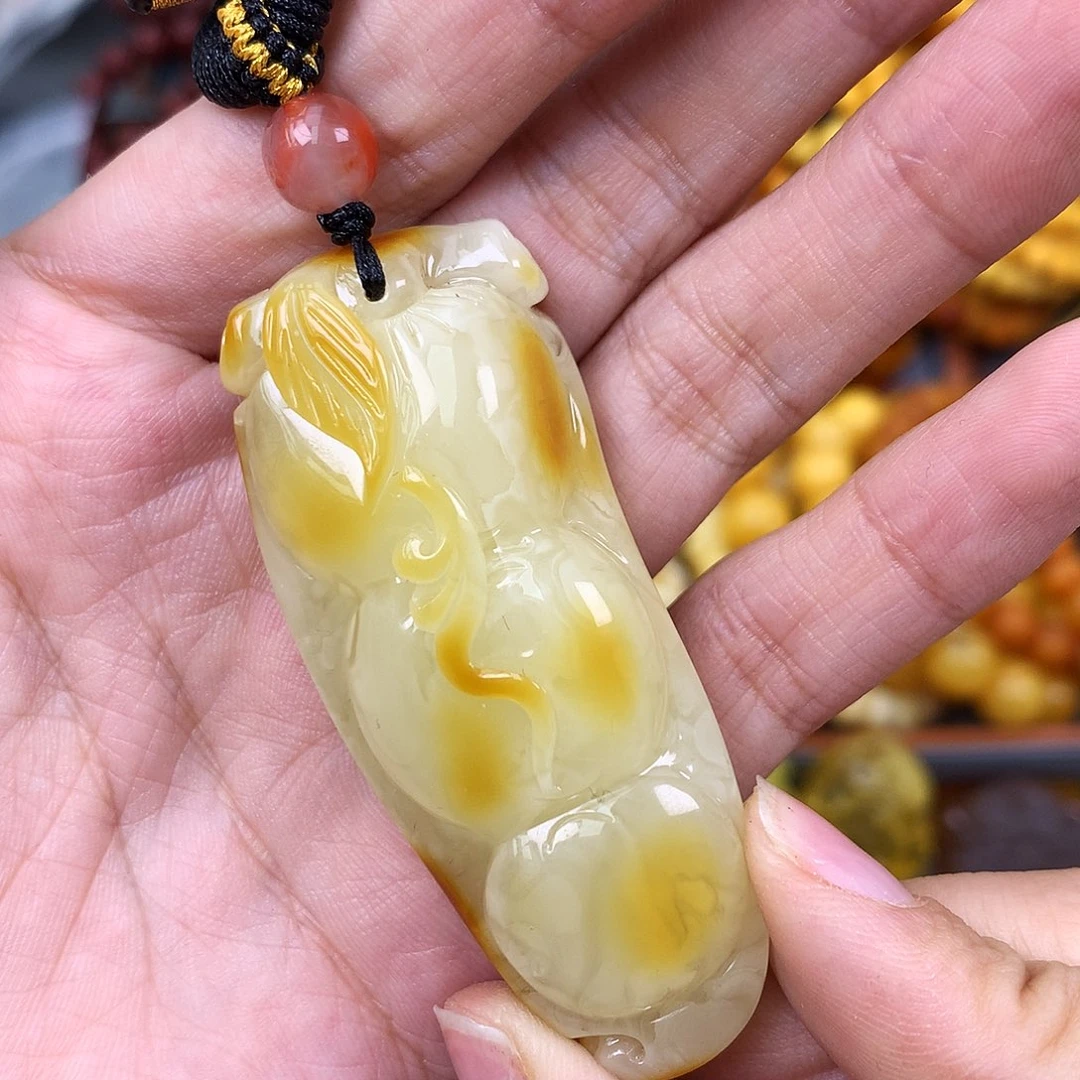 未镶嵌琥珀珠宝奇石