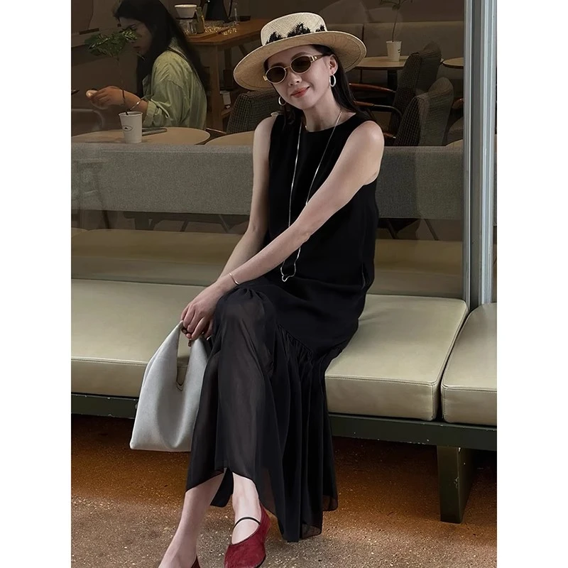 法式高级感拼接网纱无袖连衣裙女2025新款夏季宽松设计感黑色长裙