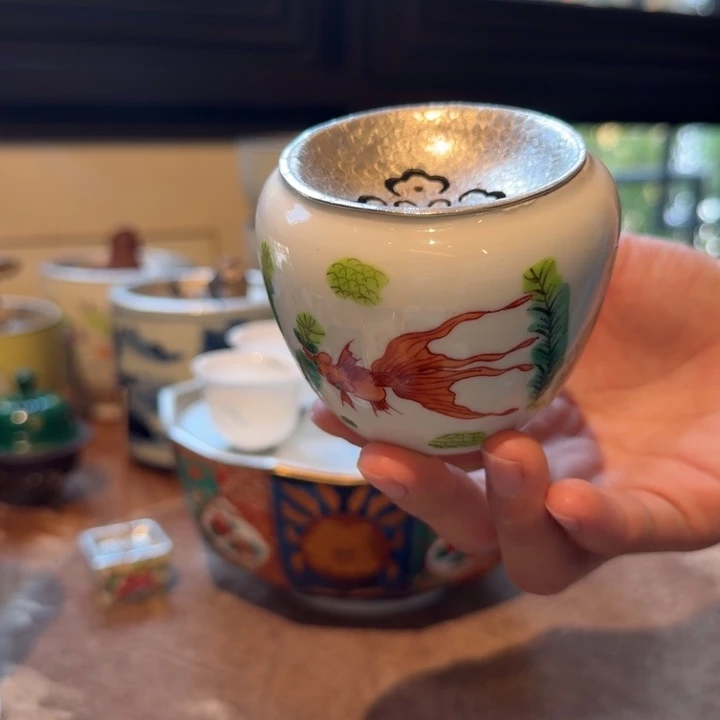 壶承天的作品是由一个