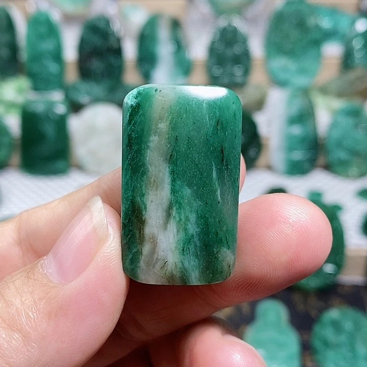 未镶嵌独山玉颈饰