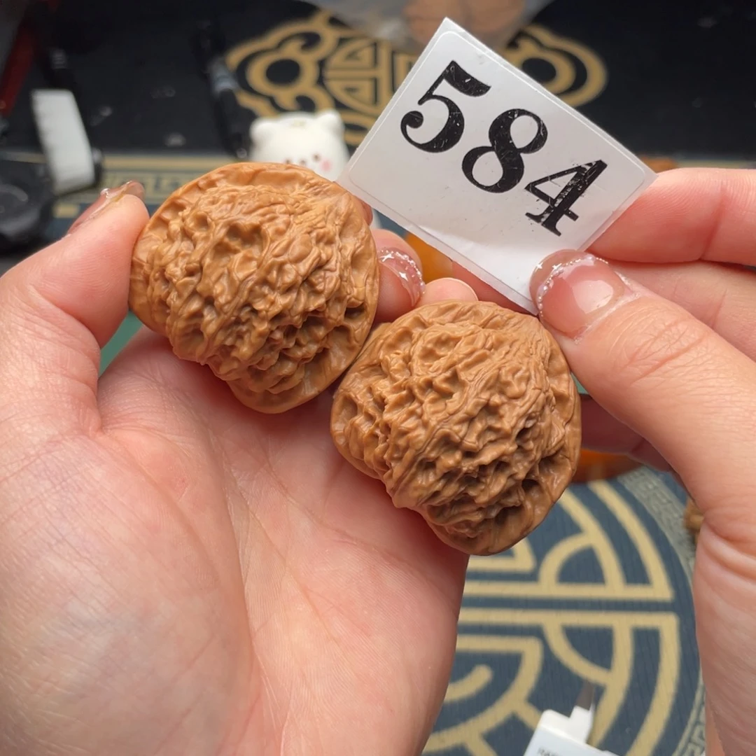 文玩核桃吊坠41红狮子584号