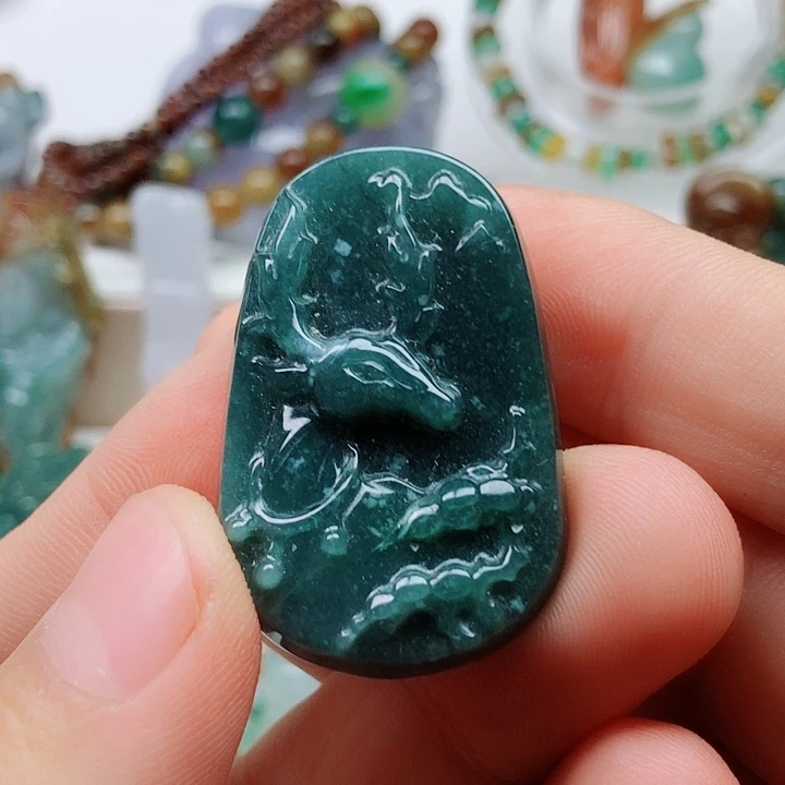 翡翠未镶嵌颈饰翡翠