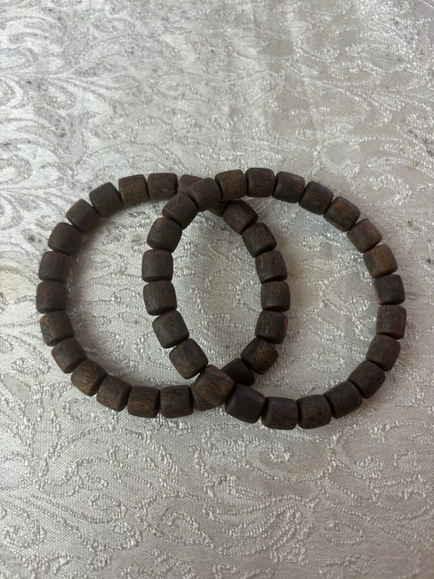 R001NH桶珠白奇沉水多样性发一沉香手串7克