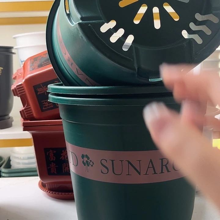 6加仑口29高26。10个带拖