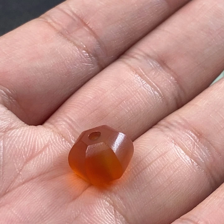 玛瑙/玉髓颈饰未镶嵌青*青