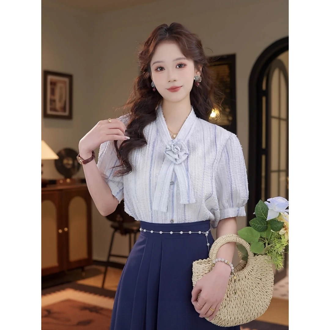 莹莹【蓝芙】25新款夏季时尚花朵减龄气质百搭衬衫#4666