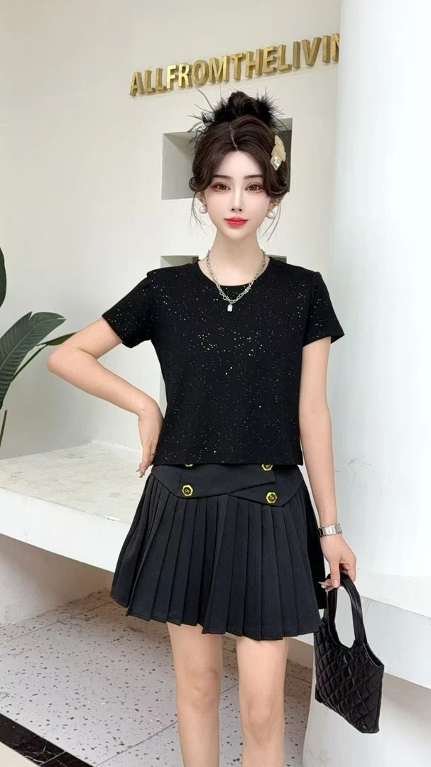 女士2025新款爆款百搭高级T恤舒适简约时尚轻奢T恤夏装修身短袖