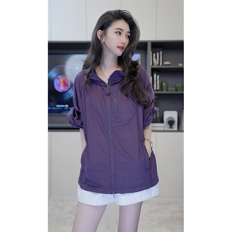 小乖逃X原纱防晒紫色外套长袖薄款连帽单口袋紫色上衣 S25374
