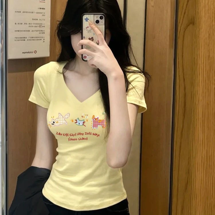少女风短袖V领短款卡通动漫T恤小众复古韩版修身ins休闲百搭上衣
