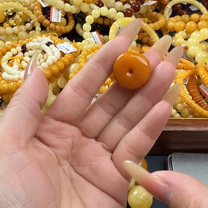 琥珀未镶嵌珠宝奇石
