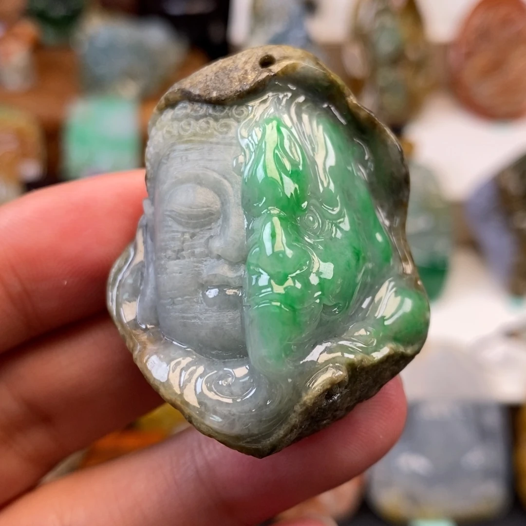 翡翠未镶嵌颈饰一念