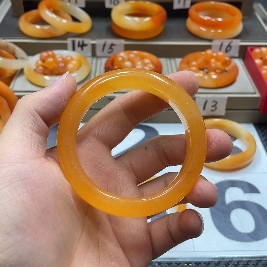 未镶嵌石英质玉（黄龙玉）手镯秋*