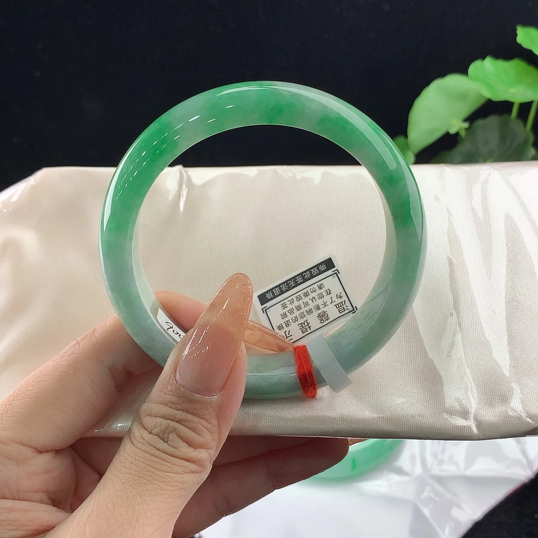 翡翠未镶嵌手镯正59.7