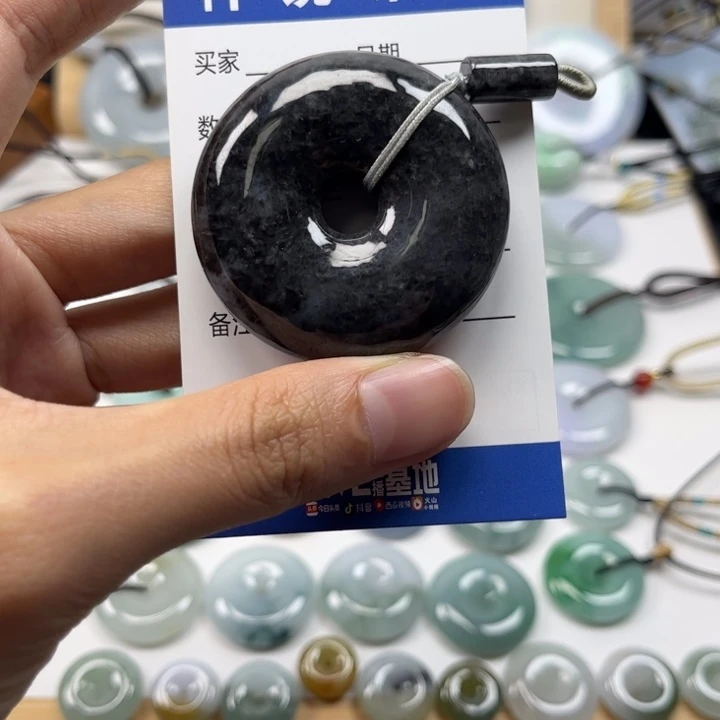 翡翠未镶嵌颈饰天然翡翠Ａ货