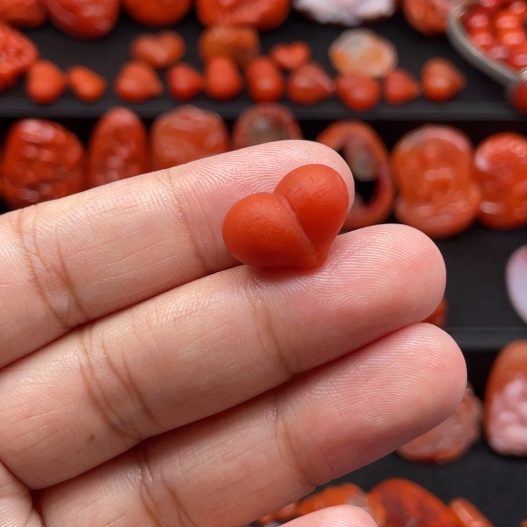 酒***姐南红玛瑙未镶嵌屁桃