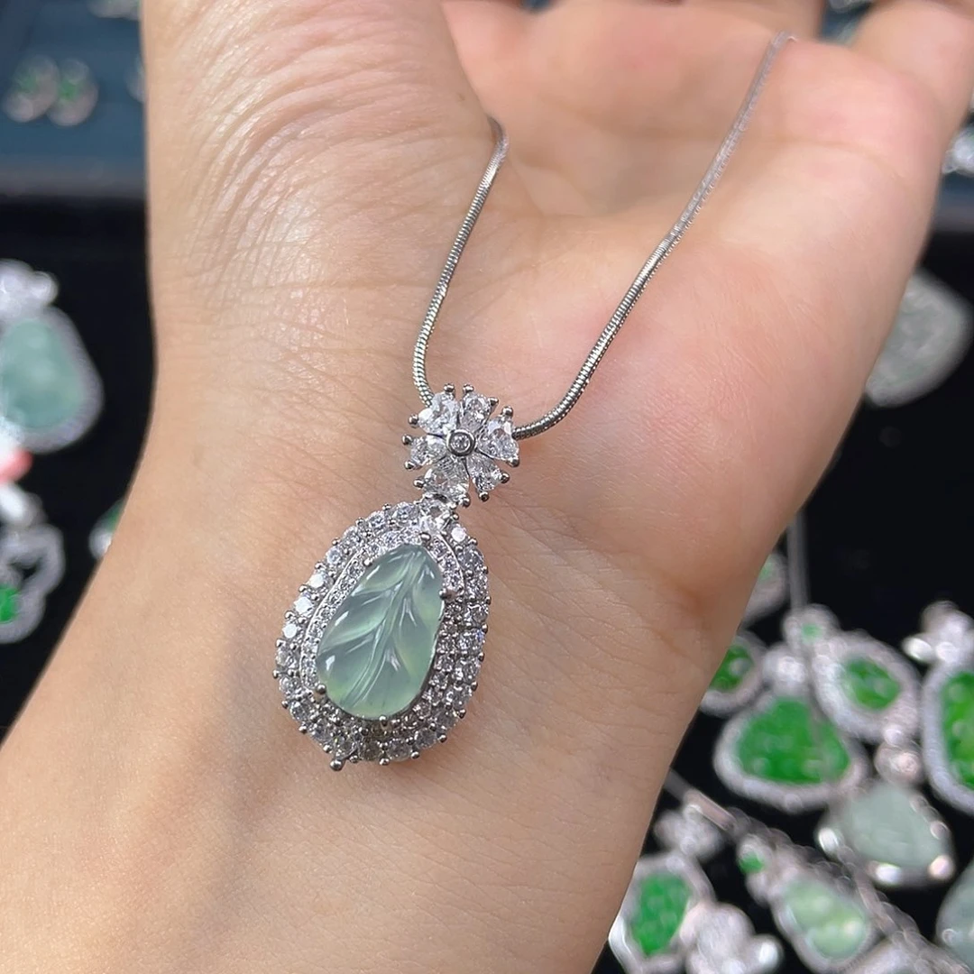 颈饰未镶嵌翡翠吊坠