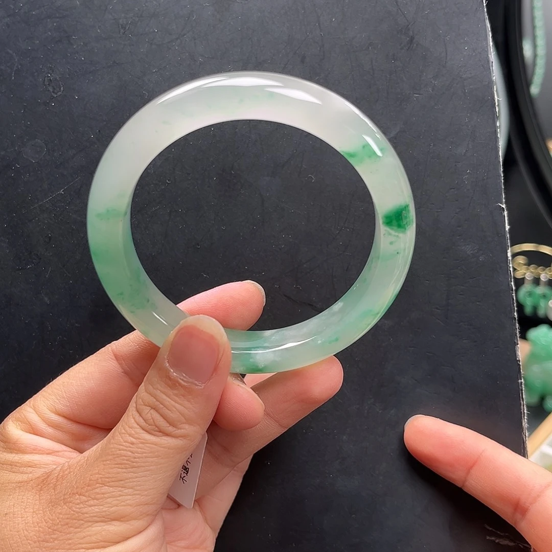 石英质玉未镶嵌手镯