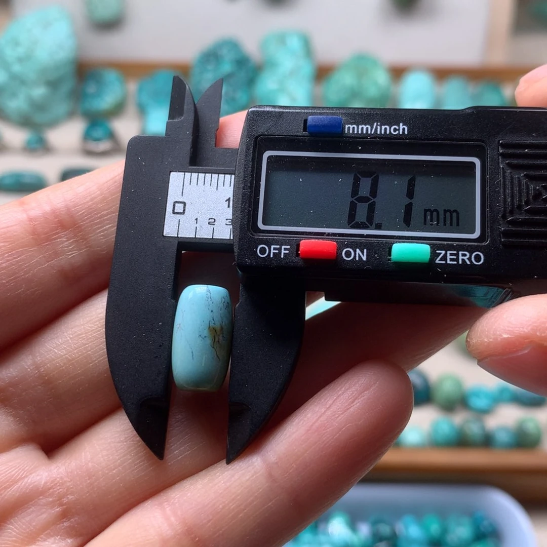 未镶嵌绿松石珠宝奇石