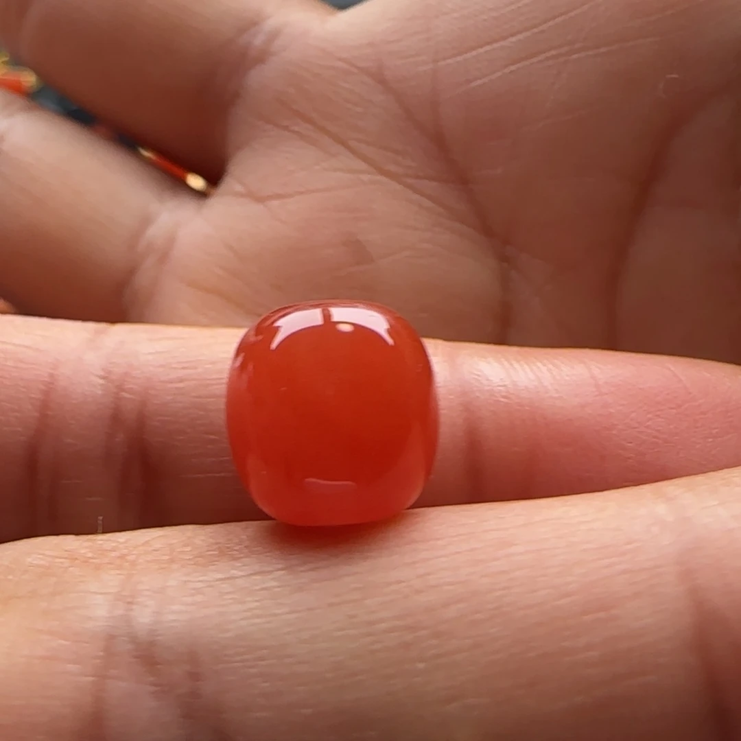 菩***子南红玛瑙未镶嵌桶珠10.3x10.6