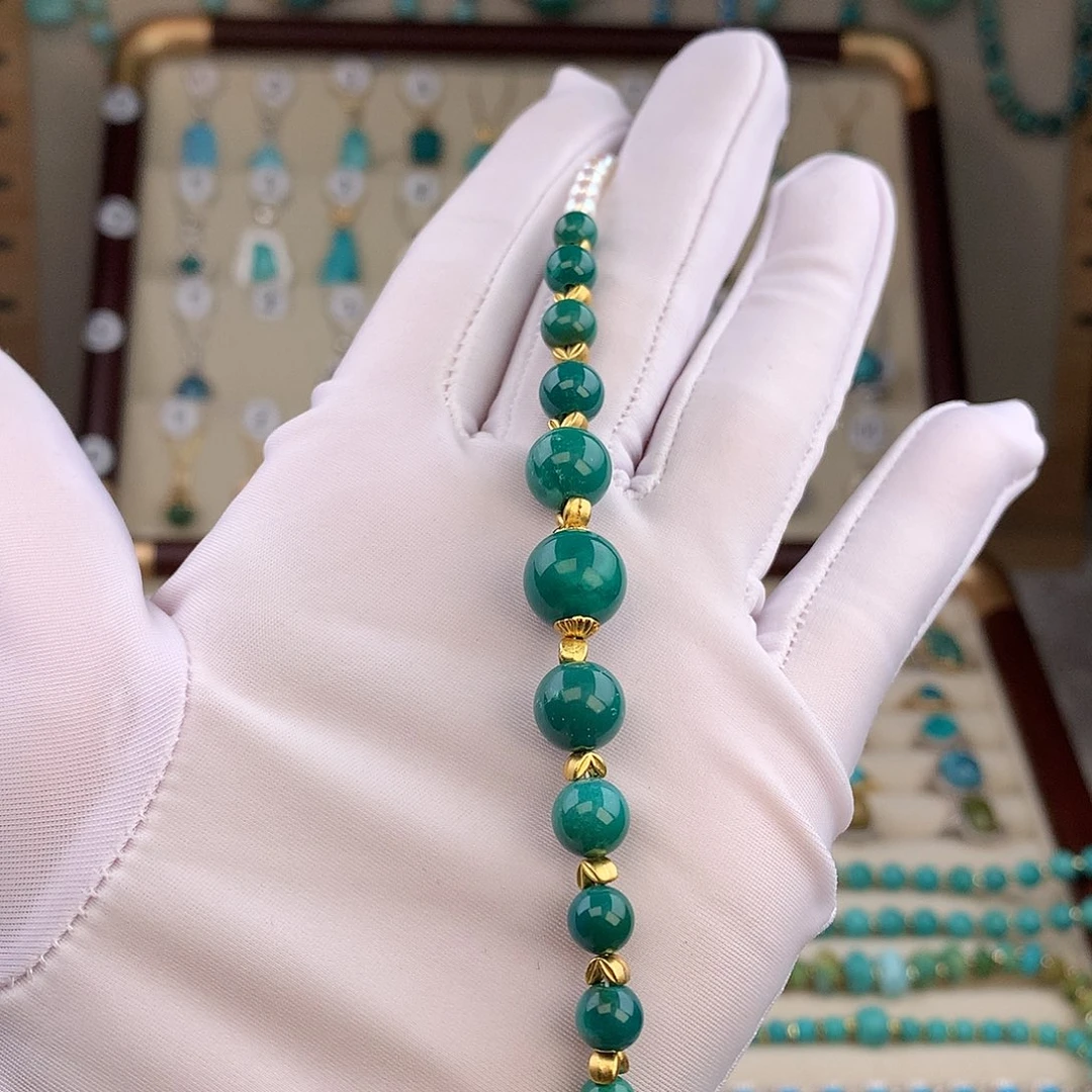 绿松石未镶嵌颈饰