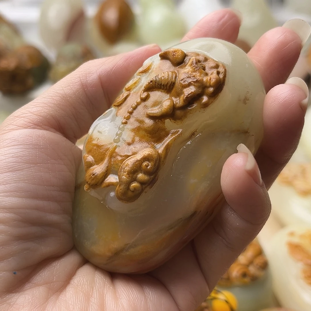 石材方解石手把摆件不退换貔貅