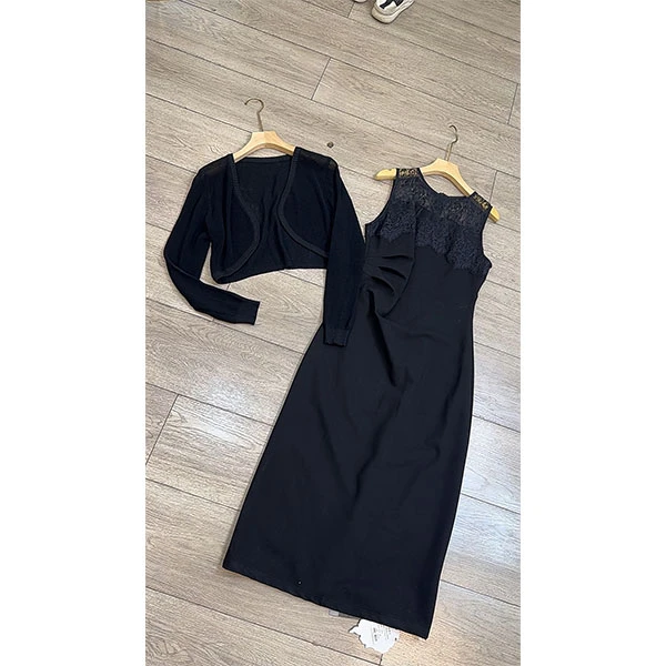 春夏款领口拼蕾丝腰上褶皱收腰显瘦后开叉中长款连衣裙69170