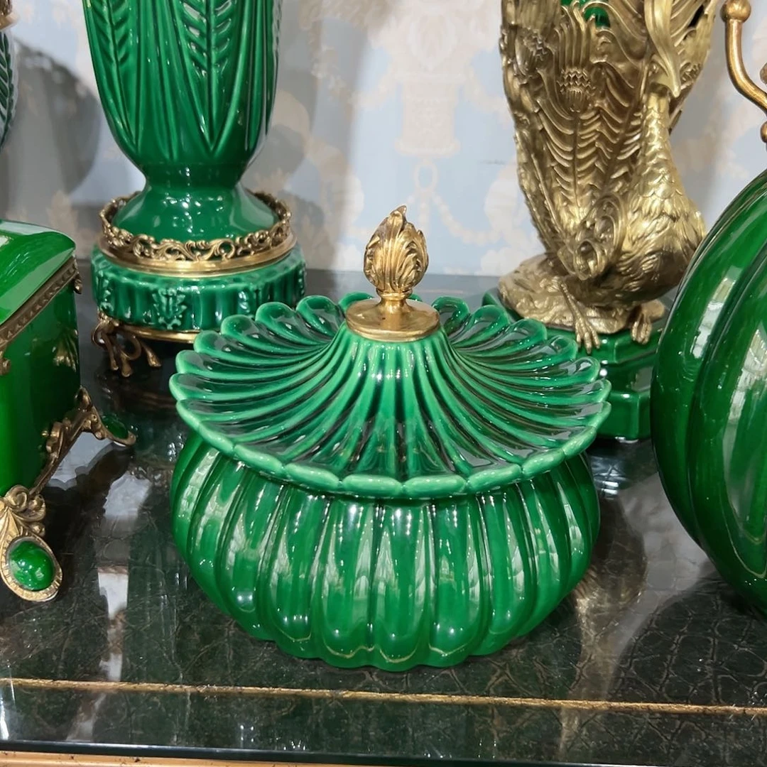 陶瓷F3267铜配瓷祖母绿南瓜盖盒