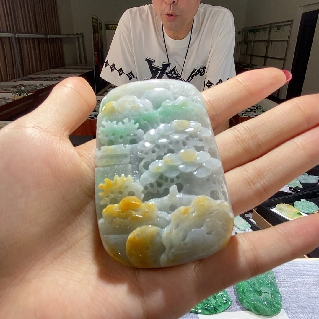 翡翠未镶嵌颈饰翡翠