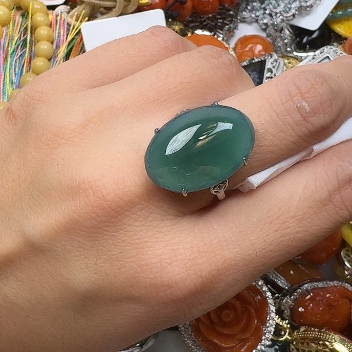 静***文翡翠未镶嵌颈饰翡翠