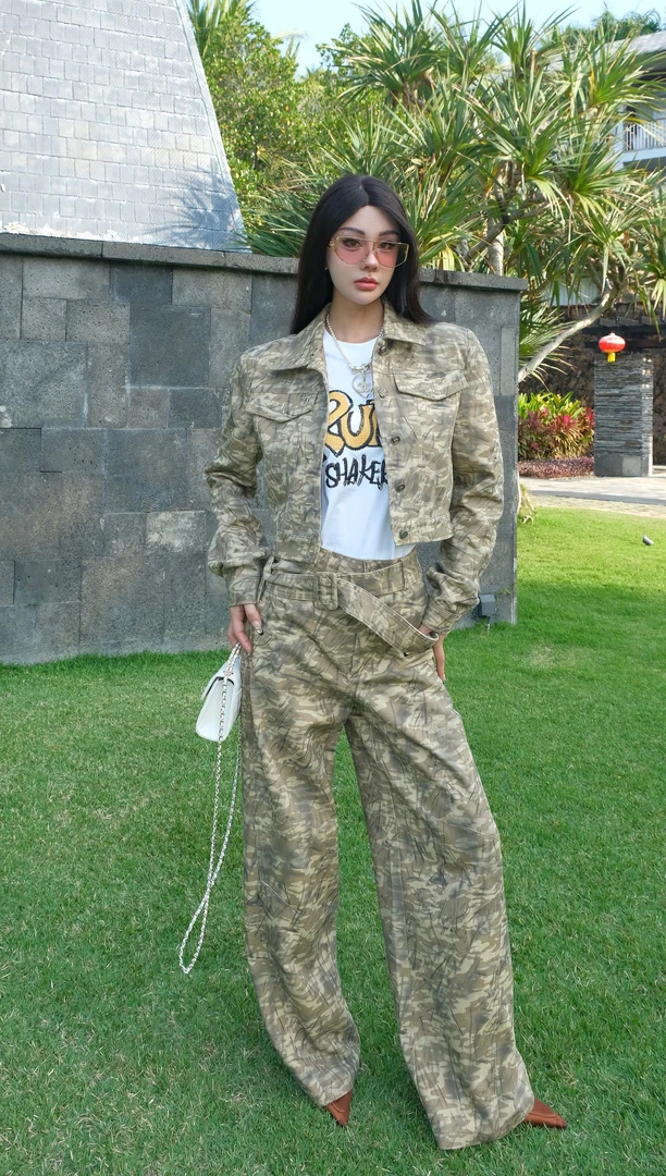 2025初春MIYUFUTURE‘迷彩野玫瑰’美式印花欧美套装（裤长105)