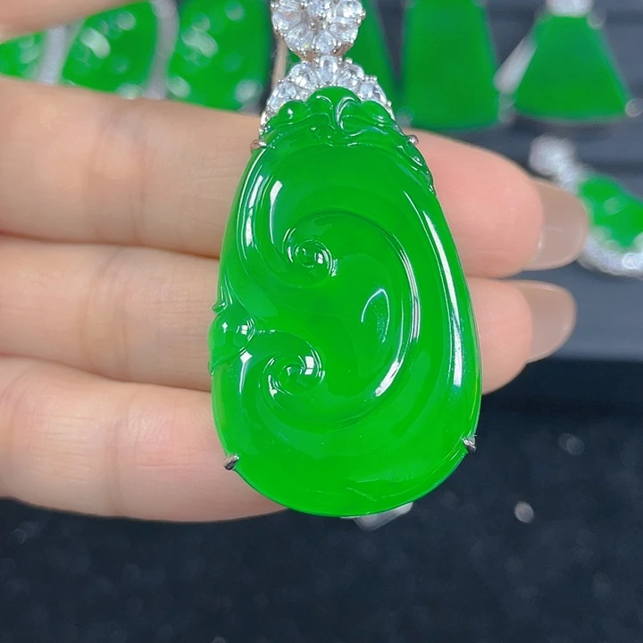 胡***馆吊坠(不含链)银S925镶嵌翡翠