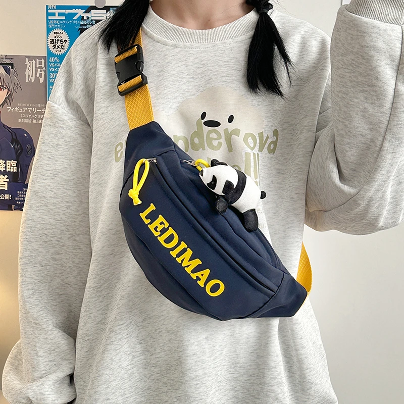 斜挎包女款爆款2025新款胸包休闲胸前背小挎包旅游外出便携单肩包