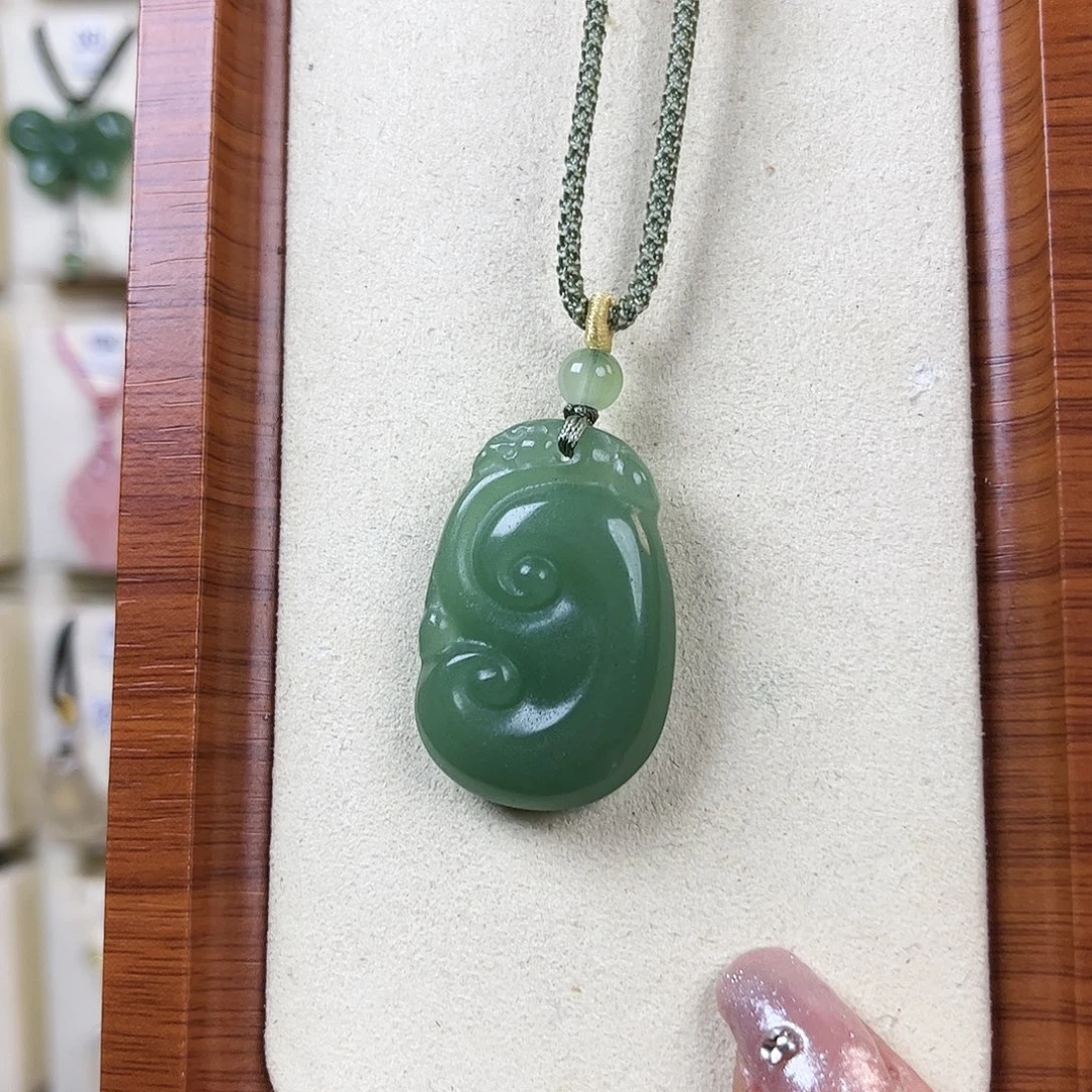 东陵石未镶嵌项链