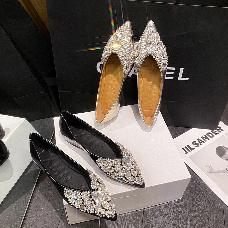 气质时尚尖头平底单鞋女百搭配裙子大码浅口瓢鞋软底春季低跟