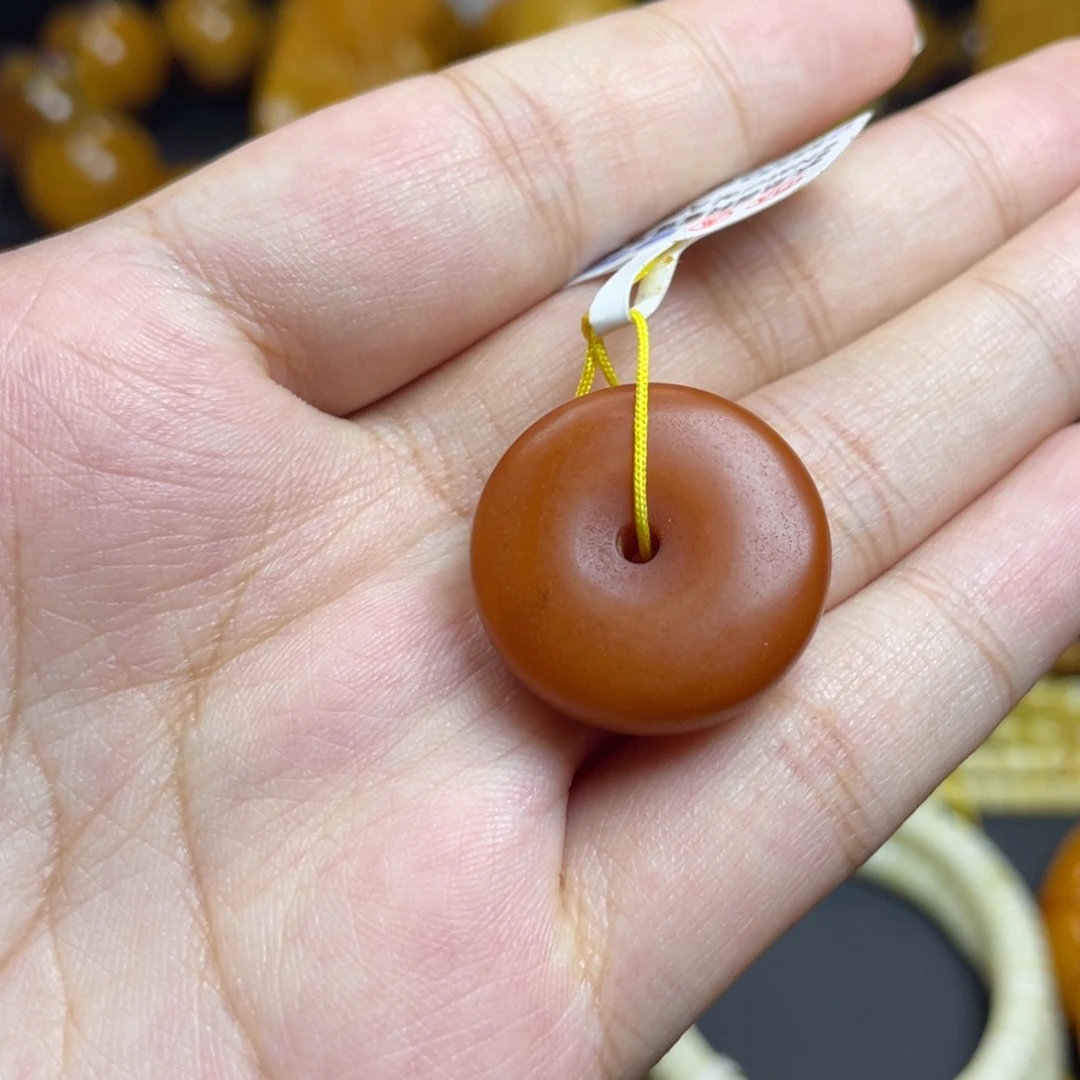 未镶嵌琥珀珠宝奇石