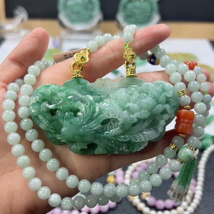 颈饰未镶嵌翡翠吊坠