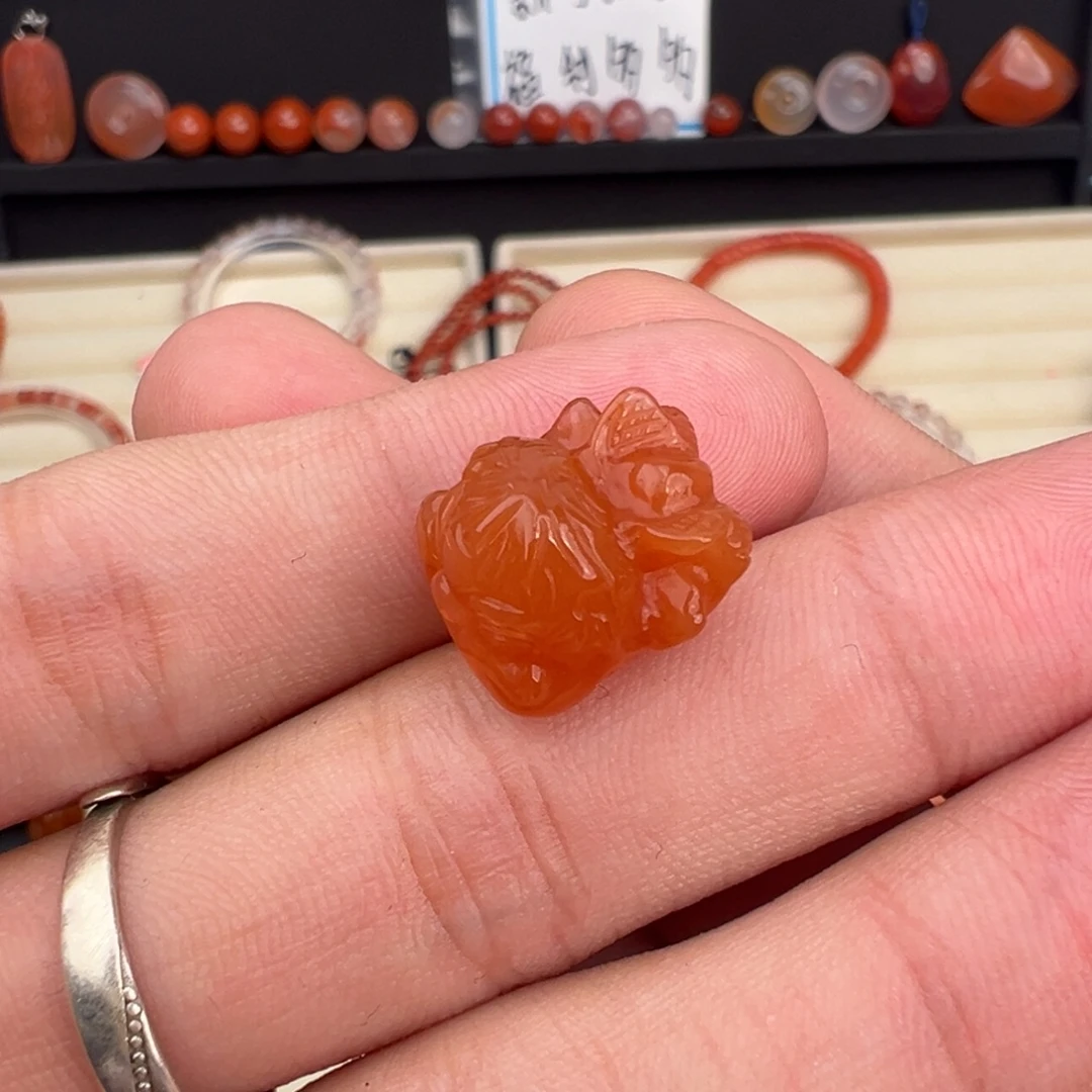 南红玛瑙未镶嵌川料飞天貔貅