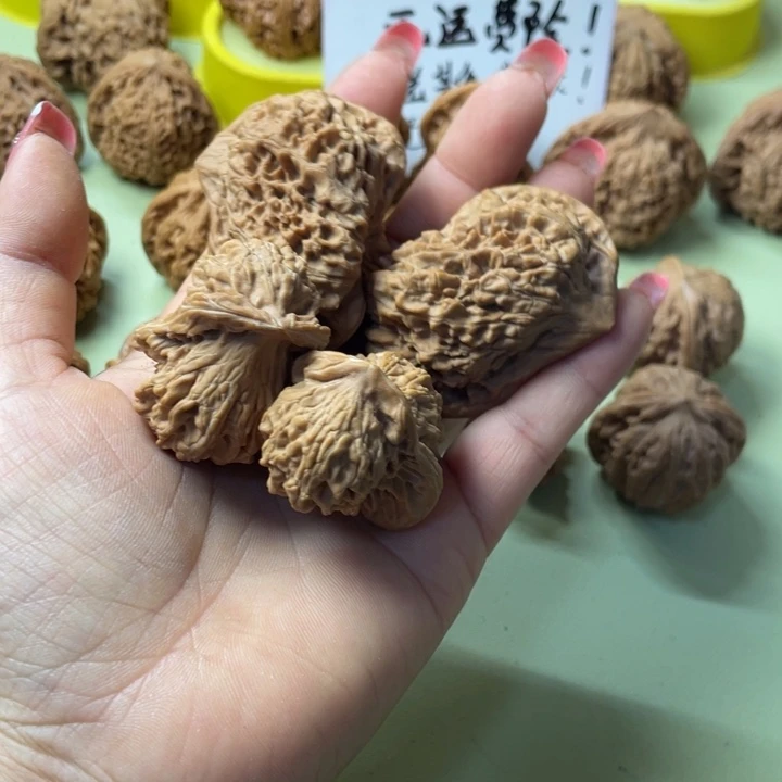 福***泽手把件雕刻核桃玉枕