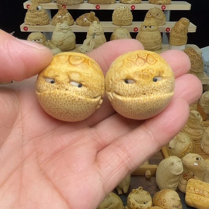 竹竹根雕金蟾手球