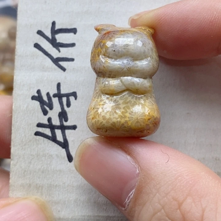 硅化珊瑚（珊瑚玉）颈饰未镶嵌胖*