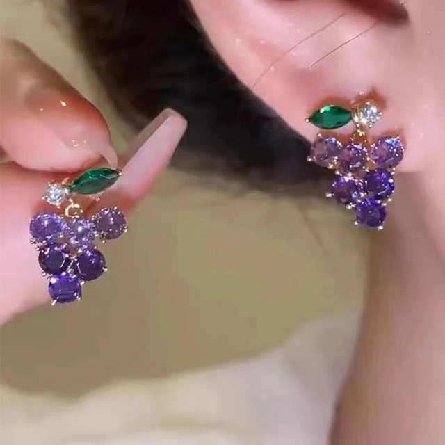周六福纯新款清冷感紫色锆石葡萄耳钉925银针独特小众设计高级感