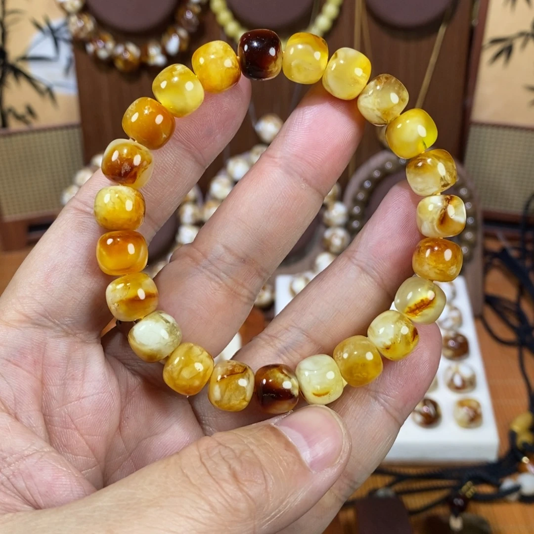 10沁色精工老型手串一条