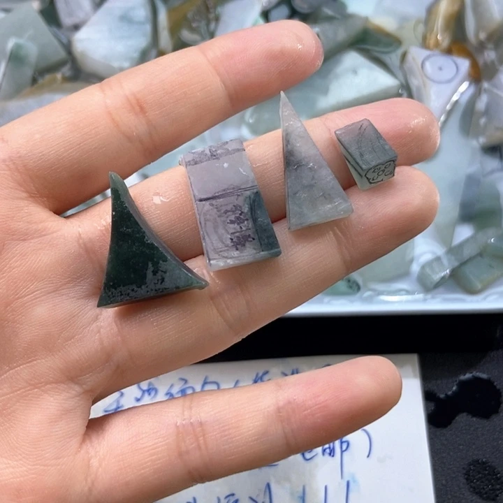 茑***配石翡翠翡翠配石