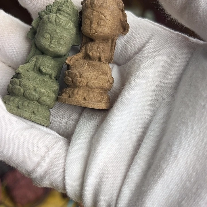 泥塑沉香观音组合，瑕疵
